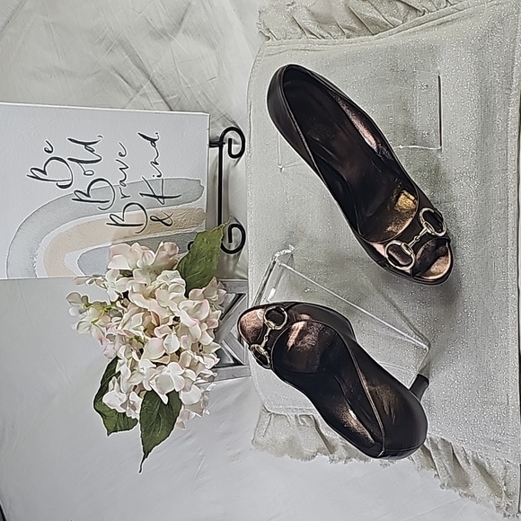 GUCCI 100% Authentic Horsebit Accent Leather High Heels Shoes, Size 9B - Picture 16 of 17